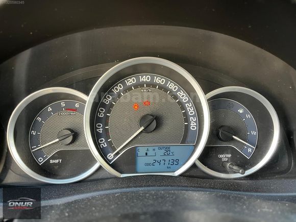 ONUR`DAN TOYOTA AURİS HATASIZ AYARINDA TERTEMİZ AİLE ARACI