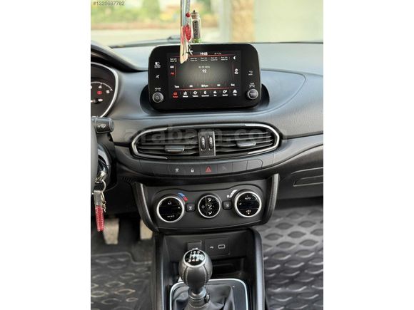EVRENSEL AUTO'DAN 'BOYASIZ' 2021 MODEL EGEA CROSS URBAN 26 BİN