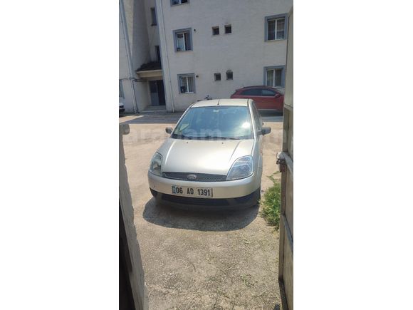 Sahibinden Ford Fiesta 1.4 Comfort 2004 Model  116.000 km Gri araç 4 yıldır bedeldir