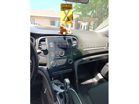 TEMİZ BAKIMLI MEGANE4 l