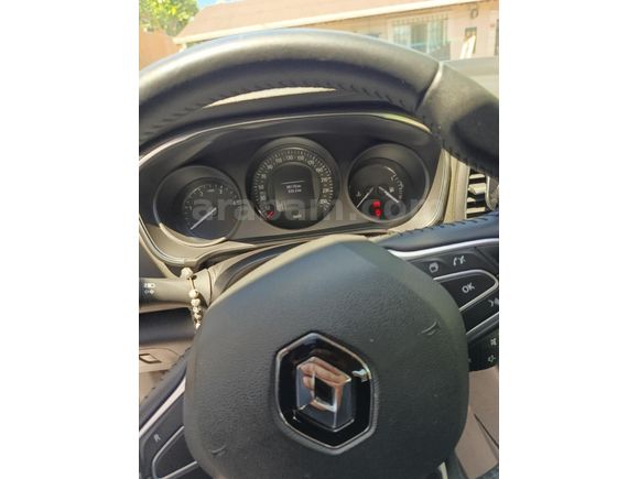 TEMİZ BAKIMLI MEGANE4 l
