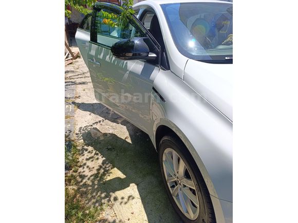 TEMİZ BAKIMLI MEGANE4 l