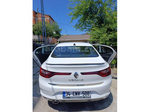 TEMİZ BAKIMLI MEGANE4 l
