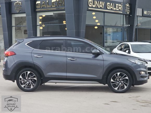 HATASIZ BOYASIZ HASAR KAYITSIZ 1.6 CRDİ TUCSON CAM GİBİ
