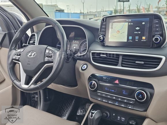 HATASIZ BOYASIZ HASAR KAYITSIZ 1.6 CRDİ TUCSON CAM GİBİ