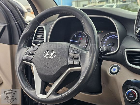 HATASIZ BOYASIZ HASAR KAYITSIZ 1.6 CRDİ TUCSON CAM GİBİ