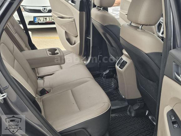 HATASIZ BOYASIZ HASAR KAYITSIZ 1.6 CRDİ TUCSON CAM GİBİ