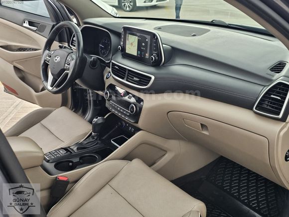 HATASIZ BOYASIZ HASAR KAYITSIZ 1.6 CRDİ TUCSON CAM GİBİ