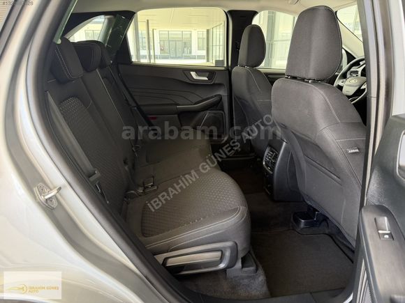 İBRAHİM GÜNEŞ AUTO'DAN / FORD /KUGA / KIŞ PAKETLİ/ '6.001' KM'DE