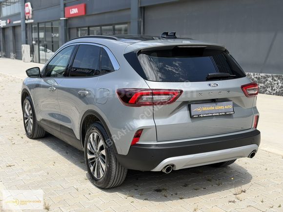 İBRAHİM GÜNEŞ AUTO'DAN / FORD /KUGA / KIŞ PAKETLİ/ '6.001' KM'DE