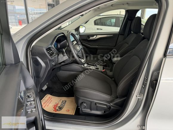 İBRAHİM GÜNEŞ AUTO'DAN / FORD /KUGA / KIŞ PAKETLİ/ '6.001' KM'DE