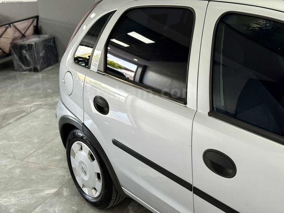 LUSSO'DAN 2005 OPEL CORSA 246.XXX KM