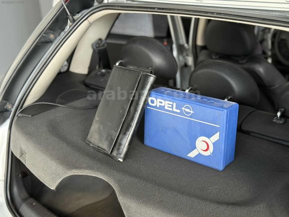 LUSSO'DAN 2005 OPEL CORSA 246.XXX KM