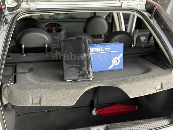 LUSSO'DAN 2005 OPEL CORSA 246.XXX KM