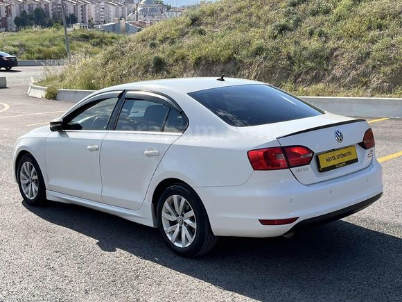 2014 MODEL VW JETTA 1.6TDİ COMFORTLİNE CAM GİBİ 190'BİNDE