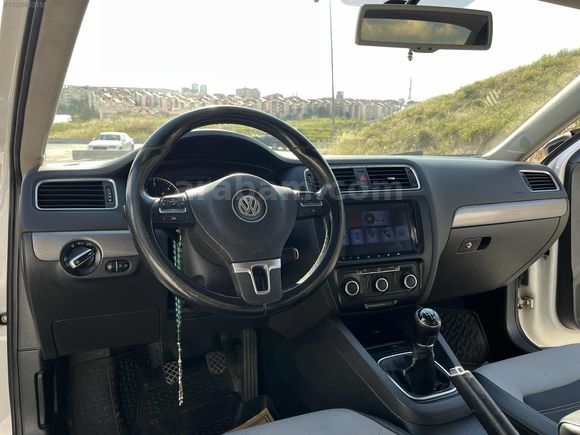 2014 MODEL VW JETTA 1.6TDİ COMFORTLİNE CAM GİBİ 190'BİNDE