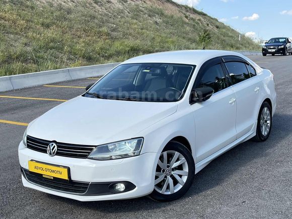 2014 MODEL VW JETTA 1.6TDİ COMFORTLİNE CAM GİBİ 190'BİNDE