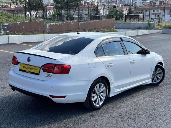 2014 MODEL VW JETTA 1.6TDİ COMFORTLİNE CAM GİBİ 190'BİNDE