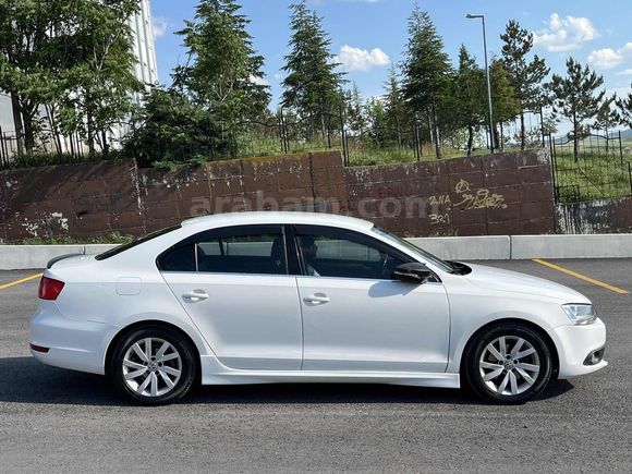 2014 MODEL VW JETTA 1.6TDİ COMFORTLİNE CAM GİBİ 190'BİNDE