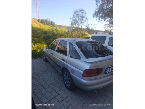 Sahibinden Ford Escort hidrolik direksiyon lastiker yeni muayne yeni 1.6 zteck motor