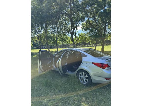 Sahibinden Hyundai Accent Blue 1.6 CRDI Mode Plus 2014 Model 