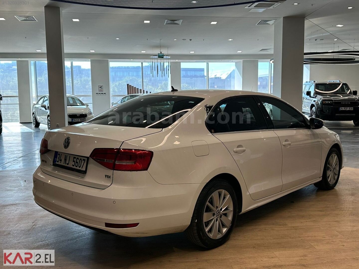 Galeriden Volkswagen Jetta 1.6 TDi Comfortline 2015 Model İstanbul 213.500 km Beyaz 4