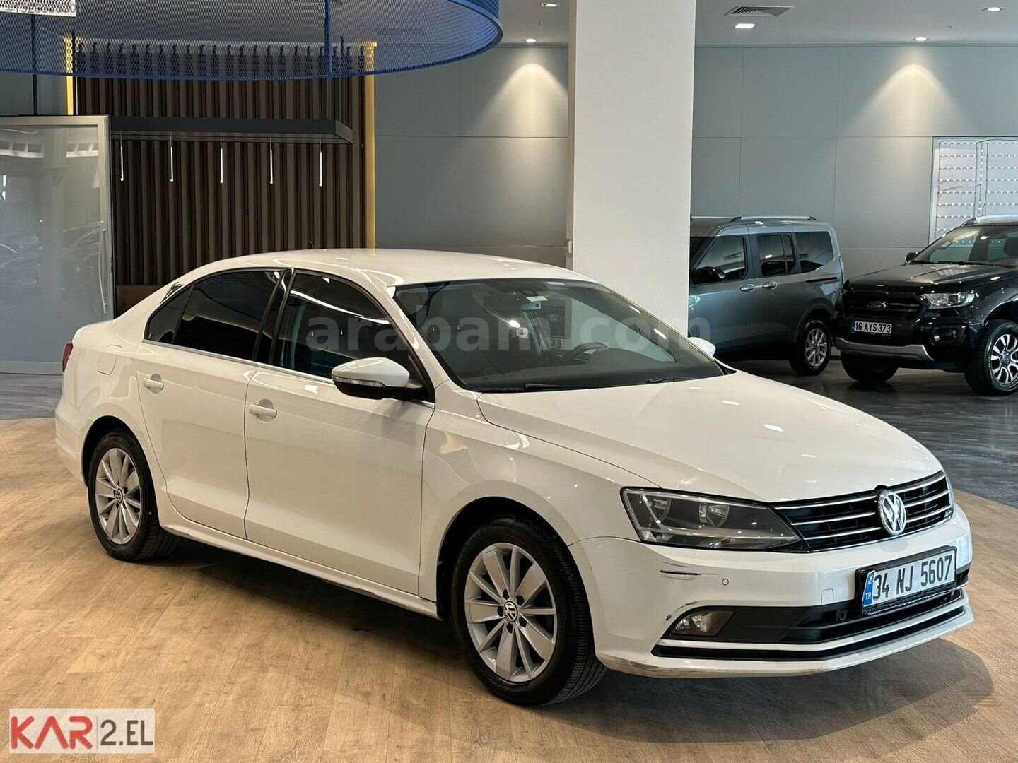Galeriden Volkswagen Jetta 1.6 TDi Comfortline 2015 Model İstanbul 213.500 km Beyaz 3