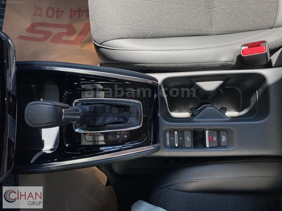 RENEW CİHAN PLAZA HONDA H-RV 1.5 e-HEV ADVANCE HATASIZ