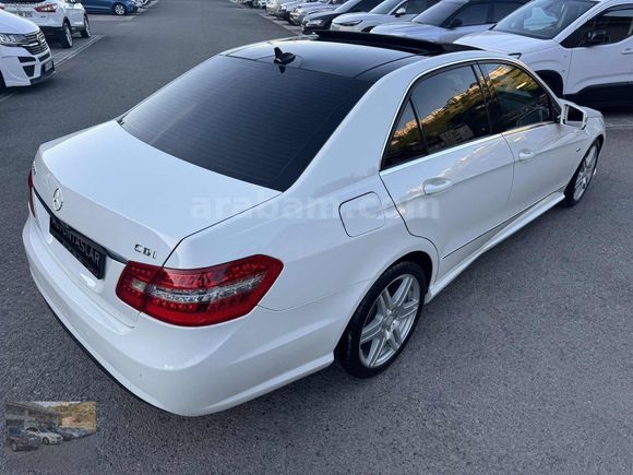 BOYASIZ+EMSALSİZ+2011 MERCEDES E-220 CDİ AMG+CAM TAVAN+ISITMA
