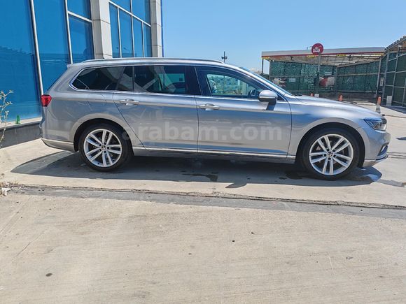 Sahibinden Volkswagen Passat Variant 1.5 TSI Elegance 2023 Model