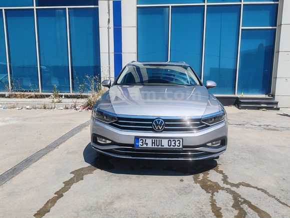 Sahibinden Volkswagen Passat Variant 1.5 TSI Elegance 2023 Model