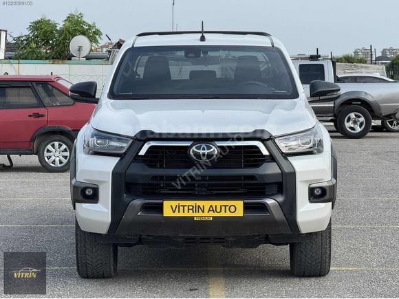VİTRİN'DEN HATASIZ BOYASIZ 2.4 TOYOTA HİLUX 4*4 İNVİNCİBLE JBL