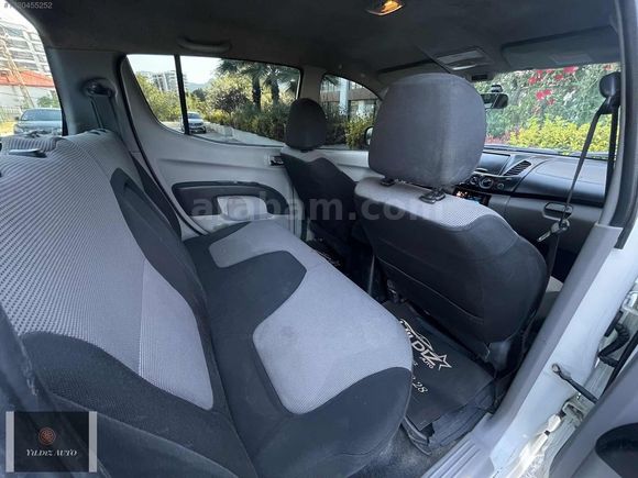 YILDIZ'DAN 2011 MITSUBISHI L200 INVITE 4x2 TEMİZ BAKIMLI