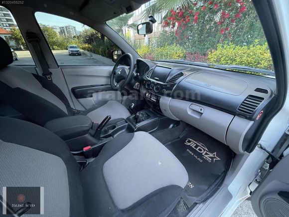 YILDIZ'DAN 2011 MITSUBISHI L200 INVITE 4x2 TEMİZ BAKIMLI