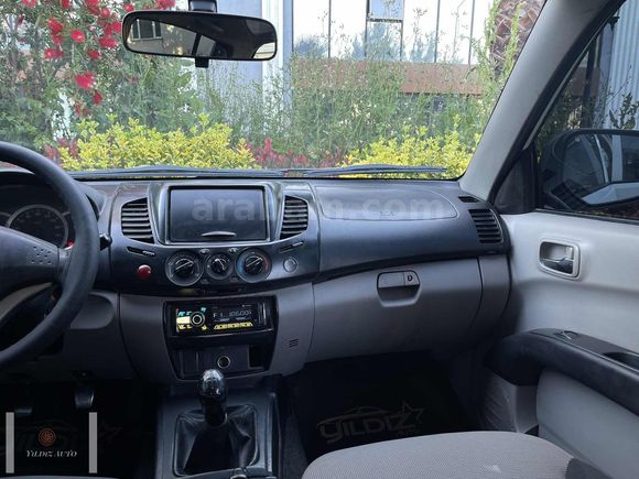 YILDIZ'DAN 2011 MITSUBISHI L200 INVITE 4x2 TEMİZ BAKIMLI