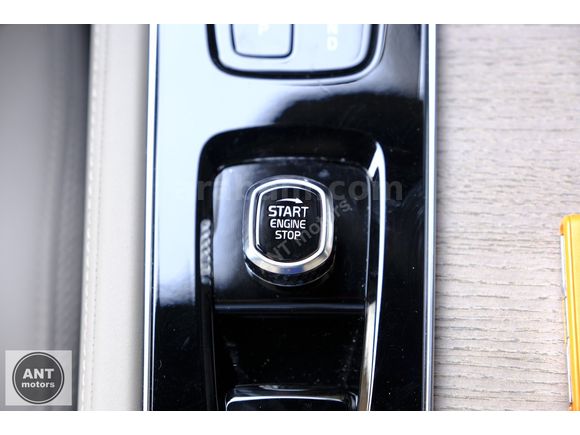 HATASIZ BAYİ 2025 VOLVO XC90 2.0 B5 PLUS BRIGHT+22 JANT+MASAJ FL