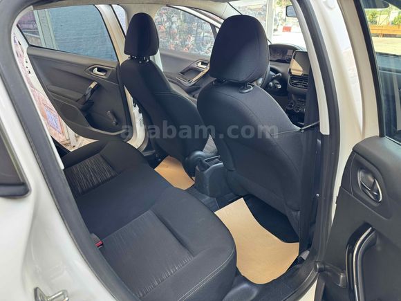 Sahibinden HATASIZ-BOYASIZ Peugeot 208 1.2 PureTech Access 2015 Model 