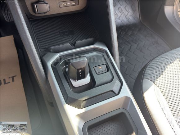 2025 MODEL DUSTER TECHNO 1.3 EDC 6200KM DE
