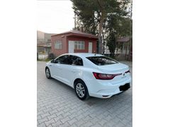 MEGANE 4 1.5 DCİ HATASIZ SAHİBİNDEN MANTIKLI TAKAS OLUR .