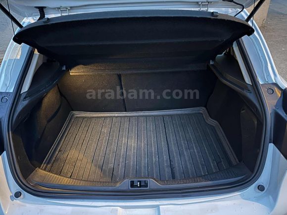 MASAL OTOMOTİVDEN EMSALSİZ MEGAN 105'LİK 6 İLERİ EXPRESSİON