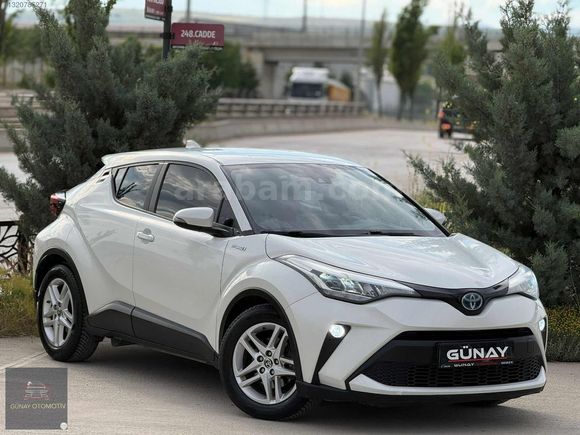 İLK SAHİBİNDEN HATASIZ BOYASZI SERVİS BAKIMLI C-HR 1.8 Hybrid