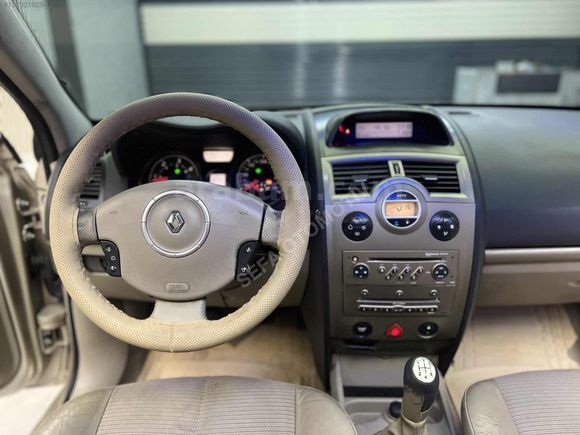 SEFA'DAN 2007 RENAULT MEGANE PRİVİLGE CAM TAVAN HATASIZ BOYASIZ