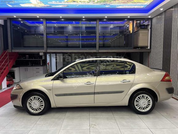 SEFA'DAN 2007 RENAULT MEGANE PRİVİLGE CAM TAVAN HATASIZ BOYASIZ