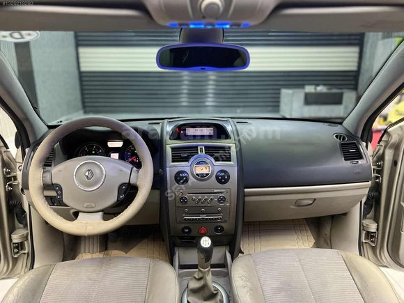 SEFA'DAN 2007 RENAULT MEGANE PRİVİLGE CAM TAVAN HATASIZ BOYASIZ