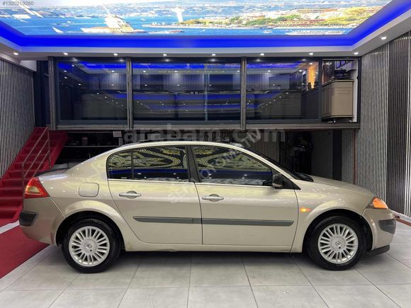 SEFA'DAN 2007 RENAULT MEGANE PRİVİLGE CAM TAVAN HATASIZ BOYASIZ