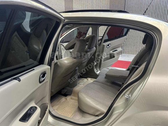SEFA'DAN 2007 RENAULT MEGANE PRİVİLGE CAM TAVAN HATASIZ BOYASIZ