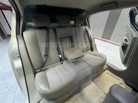 SEFA'DAN 2007 RENAULT MEGANE PRİVİLGE CAM TAVAN HATASIZ BOYASIZ