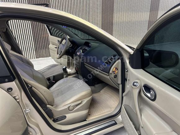 SEFA'DAN 2007 RENAULT MEGANE PRİVİLGE CAM TAVAN HATASIZ BOYASIZ
