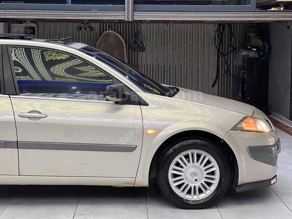 SEFA'DAN 2007 RENAULT MEGANE PRİVİLGE CAM TAVAN HATASIZ BOYASIZ