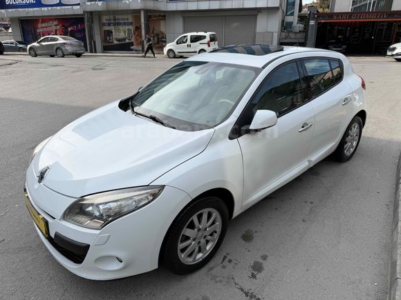 ADEM SARI'DAN İLK SAHİBİ DİZEL OTOMATİK SUNROOF FULL PRİVİLEGE